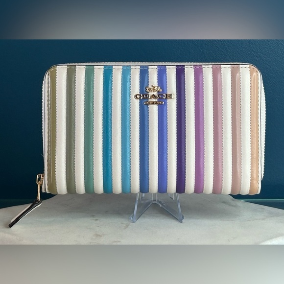 Coach Ombré Quilted Rainbow Medium Zip Around Wallet Chalk 91197 NWOT - Picture 17 of 17